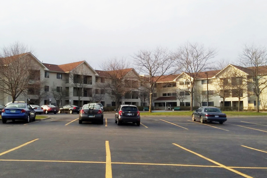 Ambrose_Ridge_Apartments-Complex_Exterior-Parking_Lot